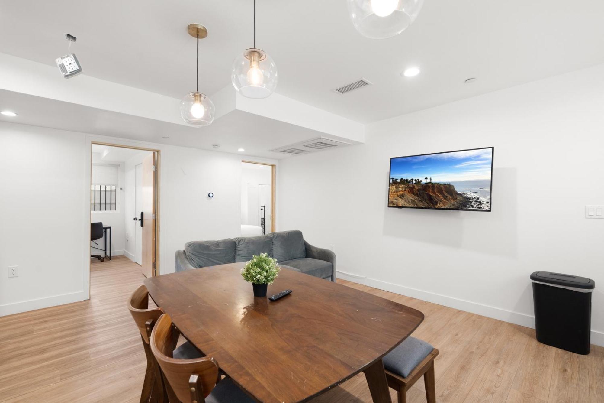 Spacious 1-Bd Hideaway Close To Usc Room With Share Livingroom Лос-Анджелес Екстер'єр фото